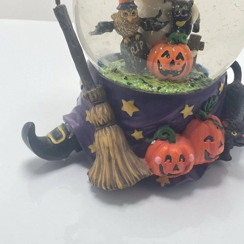 Halloween Musical Witch‎ Snow globe, Trick Or Treat Ghost Black Cat